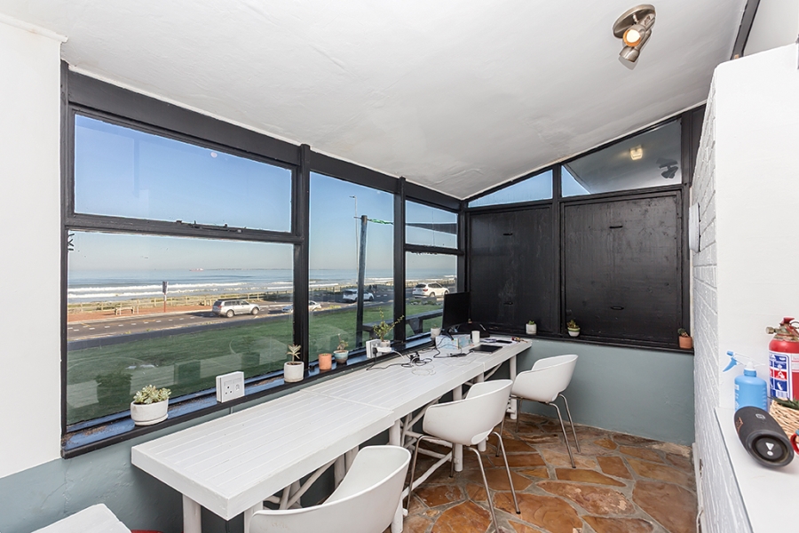 4 Bedroom Property for Sale in Beachfront Western Cape